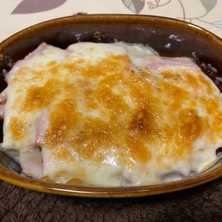 トマトとベーコンのチーズ焼き